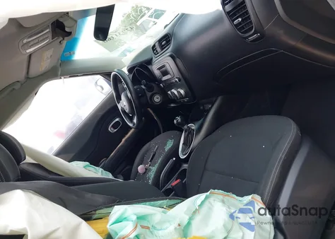 2014 Kia Soul z USA, uszkodzony, nr VIN KNDJN2A27E7067775